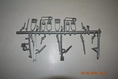 Vintage Marx Playset Silver Small Arms Accessories On The Sprue • $1.99
