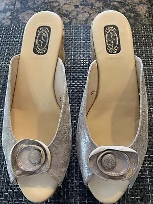 $74.99 • Buy Salpy Lily Platinum Handmade Shoes Size 9,5