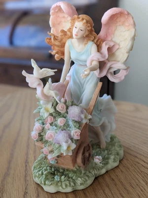 $25 • Buy Seraphim Girl Angel Figurine, Seraphim Classics Danielle, Messenger Of Love