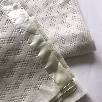 Marks & Spencer Cream Soft Cellular Blanket  Double/King Sized. • £15