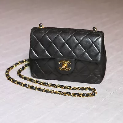 $2699.99 • Buy CHANEL Vintage 90s Black Lambskin Leather Classic Flap Quilted Mini Shoulder Bag