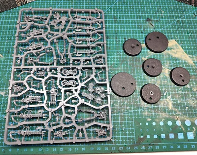 £7.50 • Buy Necron Warriors X 10 And Scarabs X 3 Warhammer 40k Necron New On Sprue 