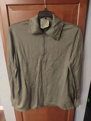 Heat Retentive Moisture Resistant Sleeping Shirt Size M 1/4 Zip Military Green  • $14.99