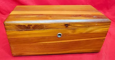 VINTAGE LANE CEDAR CHESTS MINI SALESMANS SAMPLE CEDAR CHEST.  9x4x4 EXCELLENT! • $16