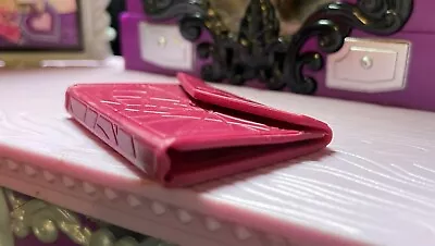 Monster High Scaremester Catty Noir Picture Day Pink Portfolio Folder Accessory • $15.40