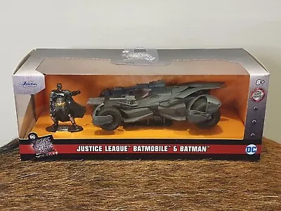 Justice League - Batmobile & Batman Figure 1:32 Scale Hollywood Rides Jada • $25