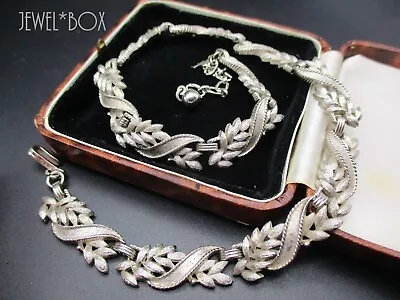 £49.95 • Buy Pristine VINTAGE Designer TRIFARI Brushed Silver Leaf Panel Bridal NECKLACE Gift