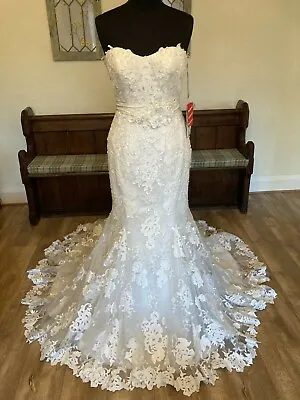 £200 • Buy Maggie Sottero Wedding Dress EX DISPLAY Size 12