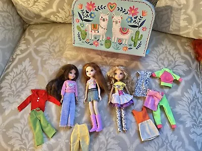 Moxie Girlz Doll Lot With Clothes & Llama Case • $15