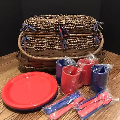 Vintage Deluxe Picnic Basket Set For Four • $39.90