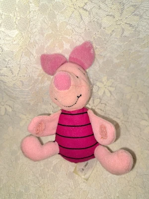 £4 • Buy McDonalds Happy Meal Toy 1998 Winnie The Pooh - Piglet - Finger Puppet