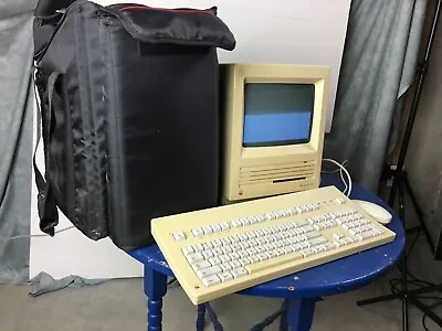 Vintage Macintosh SE With Keyboard Two Mice And An Exclusive Travel Bag • $275