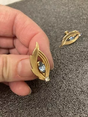 Vintage Van Dell Gold Filled & Blue Stone Floral Leaf Screw Back Earrings • $15