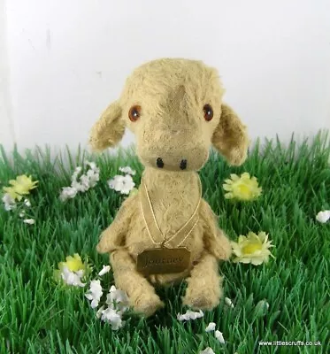 Miniature Artist Bear 'Friday' • £35