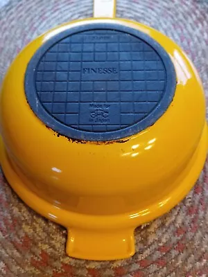 Vintage Japan GHC Finesse Cook Pot - 1960's 2 Liter Cast Iron & Enamel Yellow • $16.99