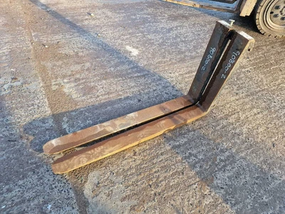 £150 • Buy 3'6  Pallet Forks To Suit Forklift (2 Of)