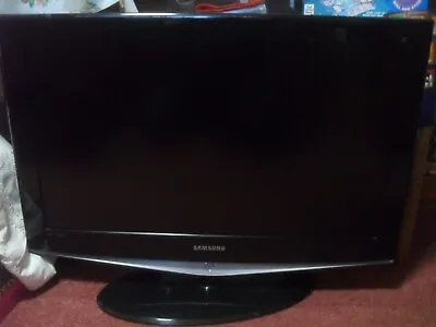 Samsung 32 Inch Lcd Tv With Stand And Remote Excellent Condition Le32r72b • £20