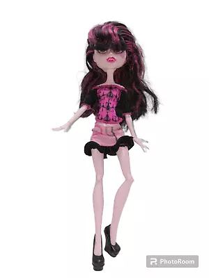 2008 Monster High Draculaura Doll Scaris City Of Frights Mattel • $22.99