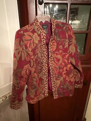 M D L Tapestry Style Jacket Size M • $34.99