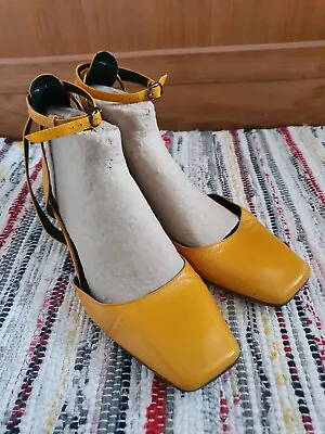 £45 • Buy Rupert Sanderson X Margaret Howell Yellow Patent Leather Sandals - Size 6.5/ 7