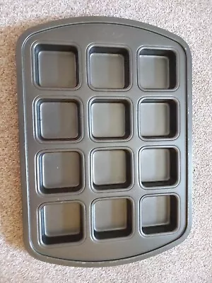 Pampered Chef Muffin Or Yorkshire Pudding Baking Tin • £35