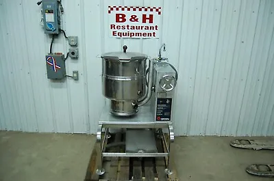 Groen TDBC-40 Steam Jacketed Tilt Electric Soup Kettle W/ Stand - 480 Volt • $2495