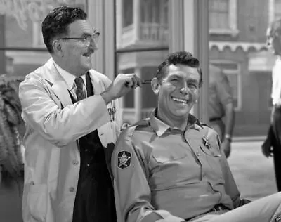 380480 Andy Griffith Getting Haircut Smile Floyd Barber WALL PRINT POSTER AU • $29.65