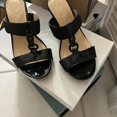 MOOTSIES TOOTSIES Women’s Black Patent Leather & Cork Wedge Sandals-Size US 6.5 • $22.50