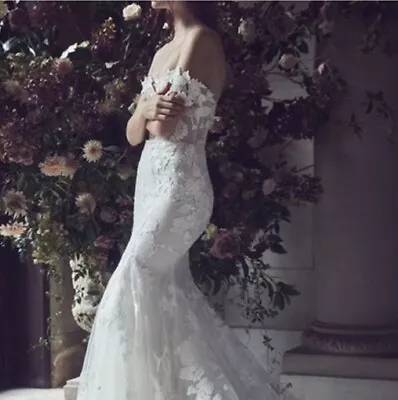 Monique Lhuillier Willow Wedding Dress • $5300