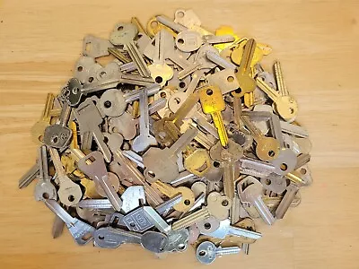 Lot Of 200 Vintage Key Blanks Automotive & More Wholesale Dealer NOS NORS Parts • $47.59