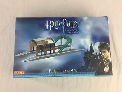 Hornby Harry Potter Prisoner Of Azkaban Kings Cross Station Platform 9 3/4 Boxed • £32