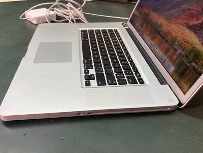 Apple MacBook Pro 17  Late 2011  83  I7 2.2 GHz 8 GB RAM AMD HD 6770M Graphics • $275