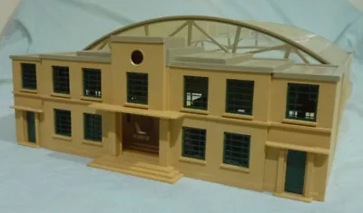 Hornby Dublo/triang Oo Main Station – Terminus Or Through Station • £106