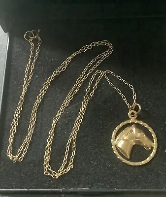 9ct Horse Head Circle Pendant Necklace 16” Trace Chain Yellow Gold • £70