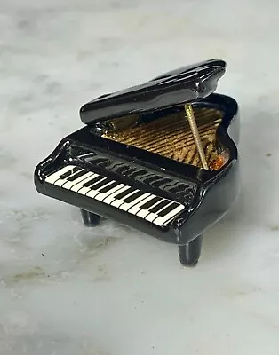 Hagen Renaker Miniature Baby Grand Piano  -  1  3/4” • $16