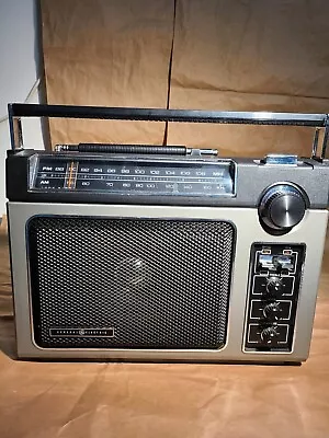 Vintage GE Portable AM-FM Radio Model 7-2880-B • $74.99