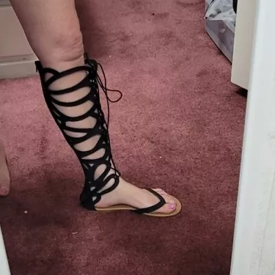 New Black Gladiator Knee Sandals Sz 7/8 • $9.99