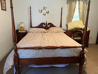 Antique Mahogany 5 Pc Bedroom 4- Poster Set. Local Pick Up Only. $5000 • $3000