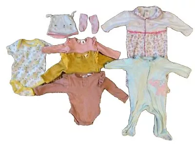 Baby Girl Clothing Bundle Size 000 (0-3 Months) • $5