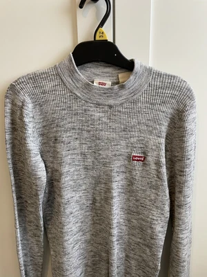 £3.50 • Buy Levis Jumper Xs