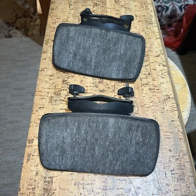 $29 • Buy Thule 883 Glide Just Pair . Not Full Set