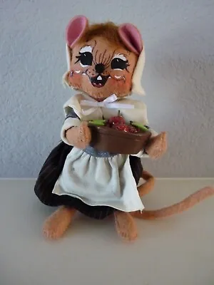Annalee Doll 2007 Thanksgiving Pilgrim Girl Mouse 6  Holding Bowl Of Apples • $12