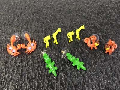 $8.99 • Buy Set - 4 Neon Animal Kids Children Earrings Crab Giraffe Squirrel Alligator Vtg
