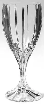 Mikasa Berkeley Wine Glass 359060 • $33.99