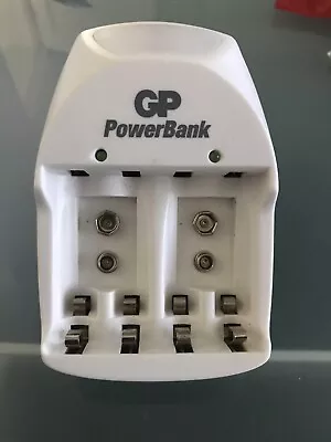 £7.50 • Buy GP BATTERY CHARGER 9V Aa Aaa Batteries European Socket Model GPPB11GS