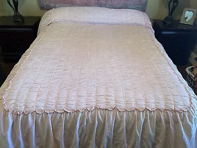 Vintage Pink Ruffled Lace Trim Quilted Pink Bedspread 93 X 97” • £14.46