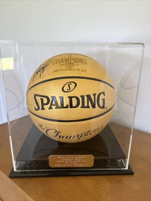 $500 • Buy Klay Thompson Autographed Basketball Fanatics Authentic Warriors NBA
