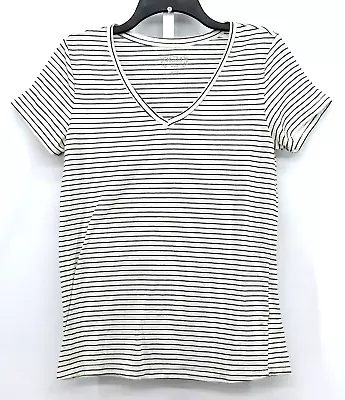 Mudd T-Shirt Womens Large White Black Striped Short Sleeve V-Neck Everyday Tee • $10.29