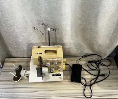 Juki MO654DE Thread Serger Sewing Machine For Parts Or Not Working. • $110