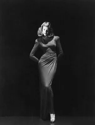 Lauren Bacall Unsigned 10  X 8  Photo - Beautiful American Actress *8198 • £2.50